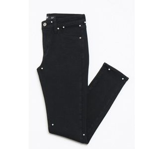 NWOT - Just Black Cordelia Skinny Black Jeans